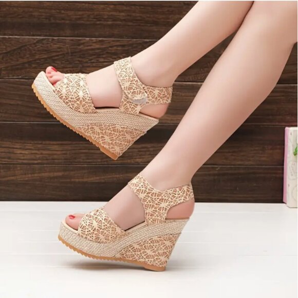 Platforme Wedge Sandals - Picture 2 of 5